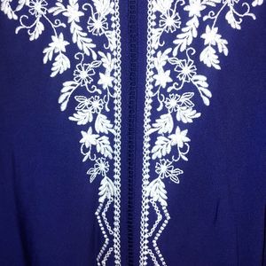 Soft sleeve, navy blue shirt by Fourteenth Place in small